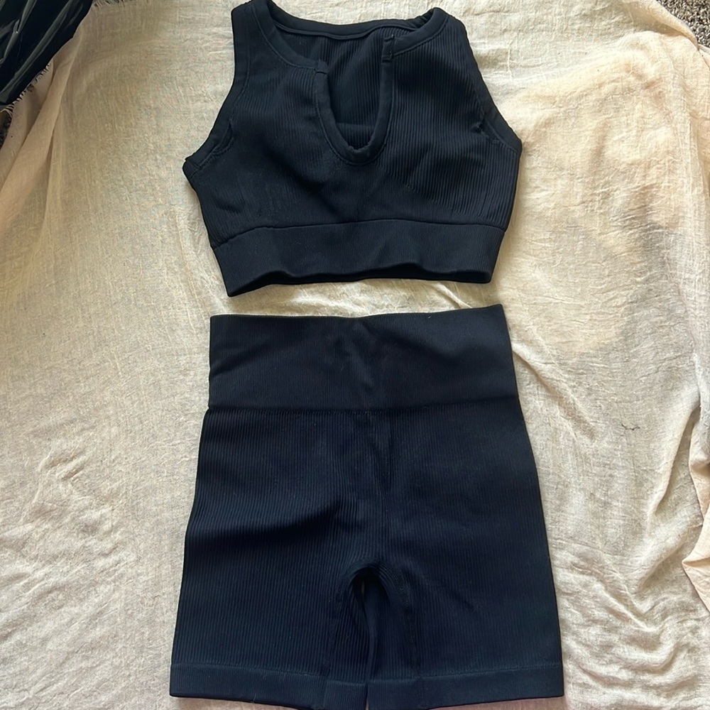 Black ribbed workout set, worn once!